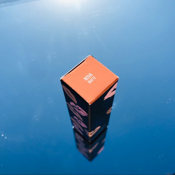 NOVA Kylie Cosmetics Matte Lipstick - Picture 9 of 10